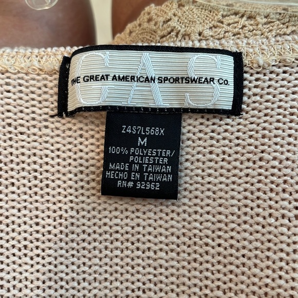 The great American sportswear company, cardigan, one button, top, size medium - Picture 5 of 6